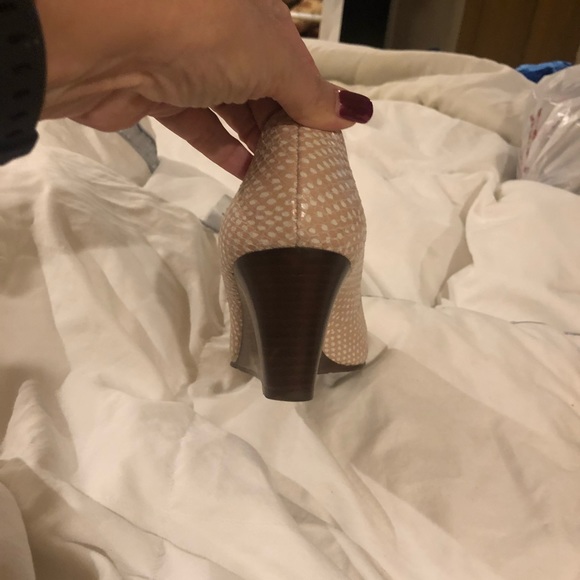 Tory Burch Chelsea Wedge 9 1/2 - Picture 3 of 6